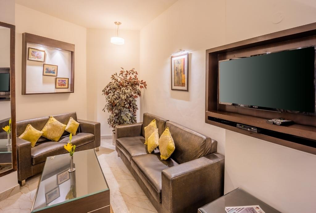 Shanti Palace, Mahipalpur, New Delhi - 3 KM from Delhi International Airport