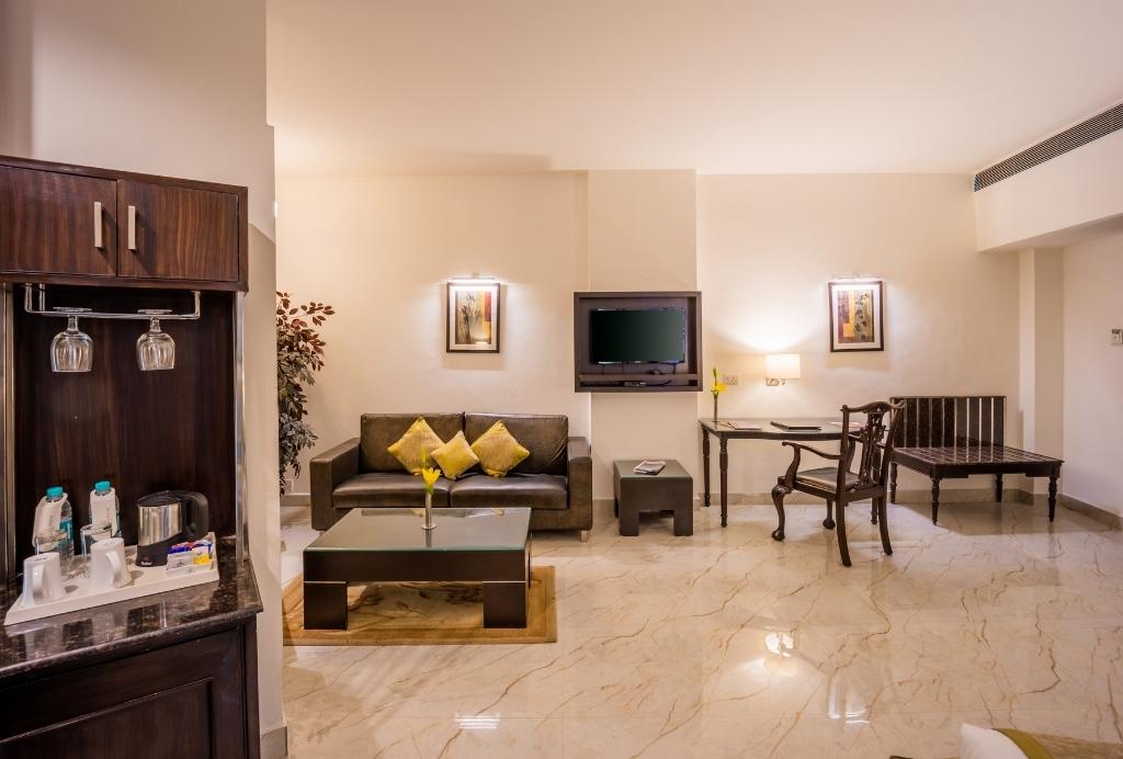 Shanti Palace, Mahipalpur, New Delhi - 3 KM from Delhi International Airport